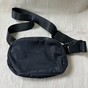 Lululemon Everyday Beltbag- Never worn or used.